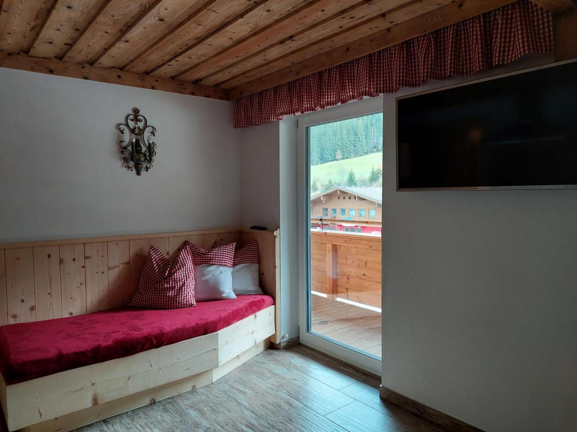 Almstube Fritz Daire Wald im Pinzgau Dış mekan fotoğraf